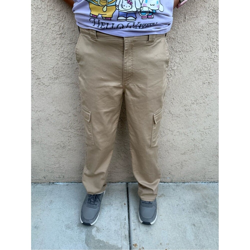 Women’s Black Label Khaki Straight-Leg Cargo Pants size 13 & 30W